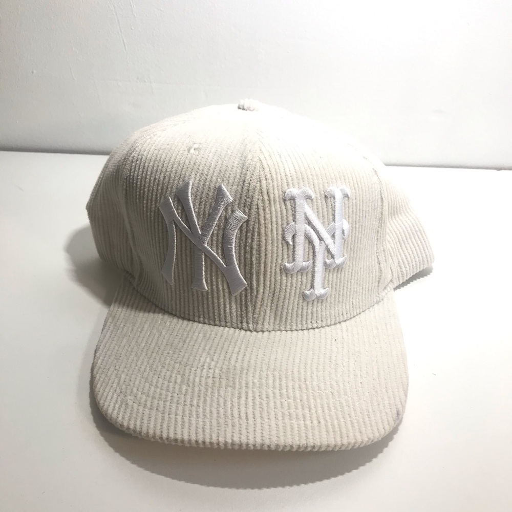 Rare NY Yankees/NY Mets Corduroy Snapback Beige